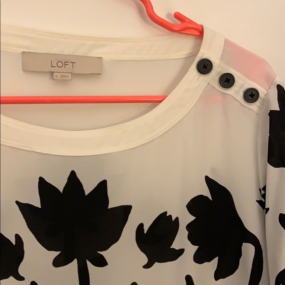 Loft black and white floral blouse - Picture 3 of 5